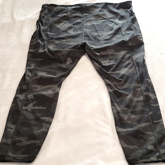 Like New! Ultimate 7/8 Tight Olive Camo - Picture 6 of 10